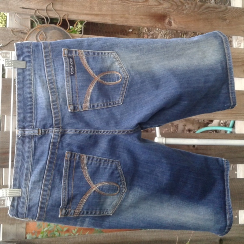Women's Calvin Klein jeans 31-12 good condition blue short pants